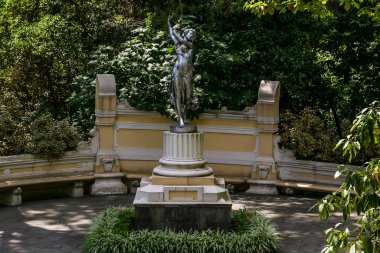 Botanik bahçesindeki güzel mimari elementler