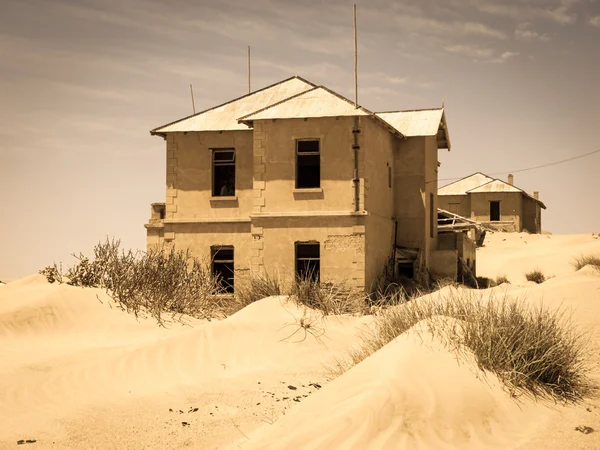 Stare miasto górnicze diamond Kolmanskop w Namibii ducha budynków — Zdjęcie stockowe