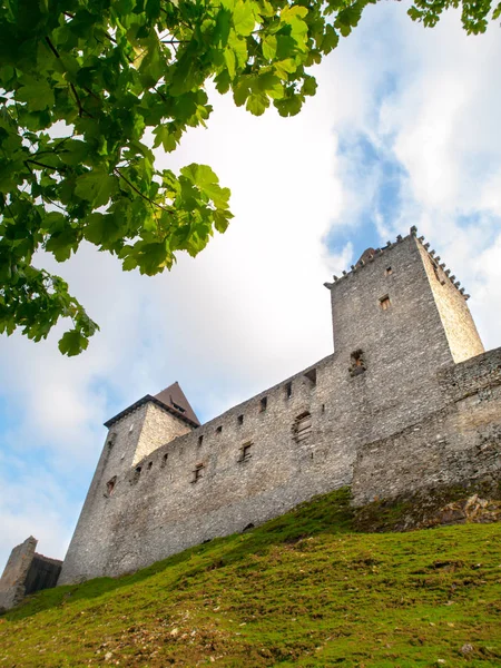 Verrijking van de middeleeuwse vesting Kasperk kasteel in de buurt van Kasperske Hory in Zuid-Bohemen, Sumava Bergen, Tsjechië, Europa — Stockfoto