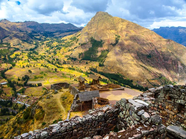 Forteresse inca ruines Pisaq dans la rivière Urubamba Vallée Sacrée, Pérou, Amérique du Sud — Photo