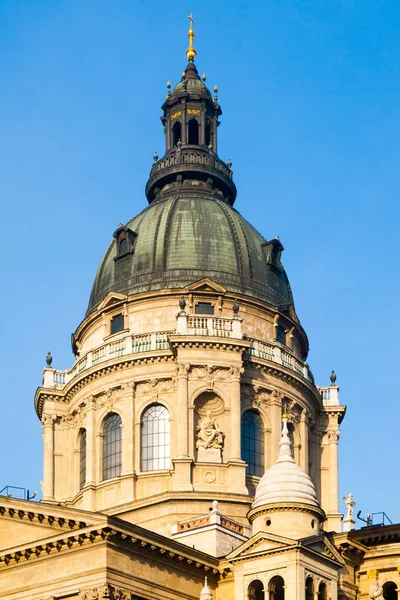Close-up beeld van de koepel van de St. Stephens Basilica in Boedapest, Hongarije — Stockfoto