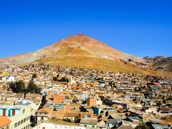 Cerro Rico ve çatıları Potosi şehir merkezine, Bolivya, Güney Amerika — Stok fotoğraf