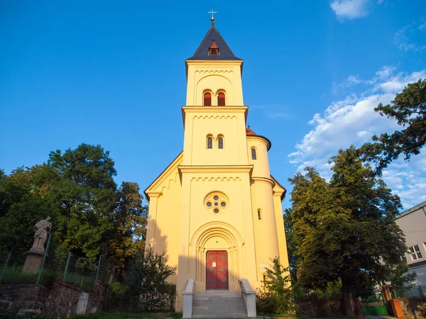 Iglesia de San Prokop en Branik, Praga, República Checa . — Foto de Stock