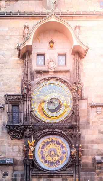 Praski zegar astronomiczny Orloj aka, na stary Wieża Ratuszowa, rynek Starego miasta, Praga, Republika Czeska — Zdjęcie stockowe