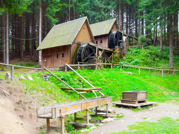 Gold ore mills. Medieval wooden water mills in Zlate Hory, Czech Republic — Stock Photo, Image