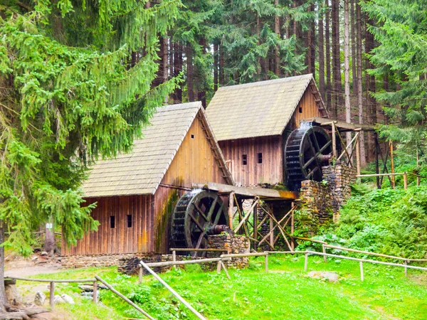 Gold ore mills. Medieval wooden water mills in Zlate Hory, Czech Republic — Stock Photo, Image