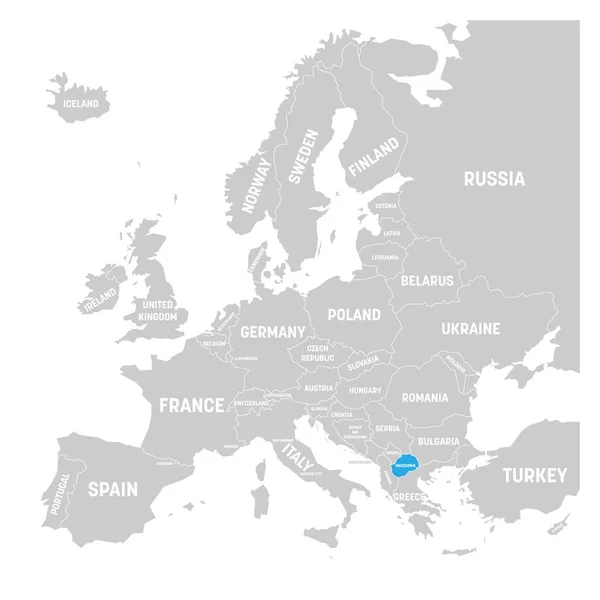 Macedonia marcada por el azul en gris mapa político de Europa. Ilustración vectorial — Vector de stock