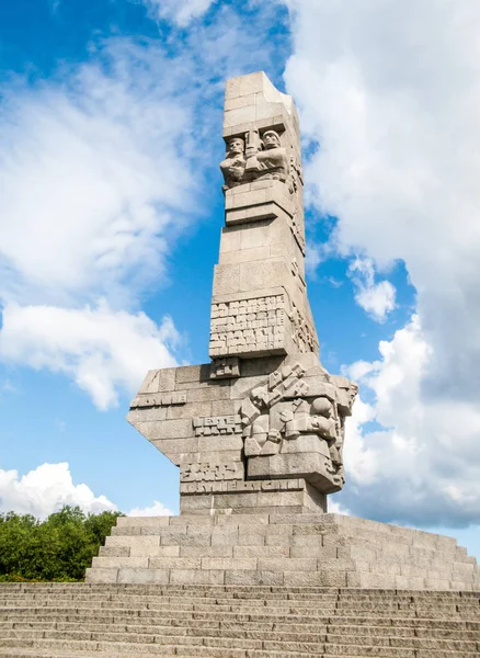 Gdansk, Polen - Circa 2014: Monument op de Westerplatte in het geheugen van de Poolse verdedigers van Gdansk in Polen, circa 2014 — Stockfoto