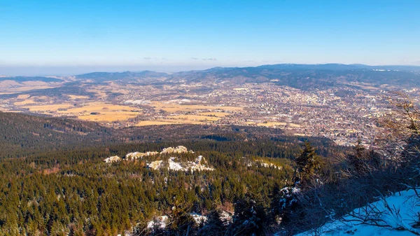 Вид Liberc місто від Jested Гора, Чехія — стокове фото