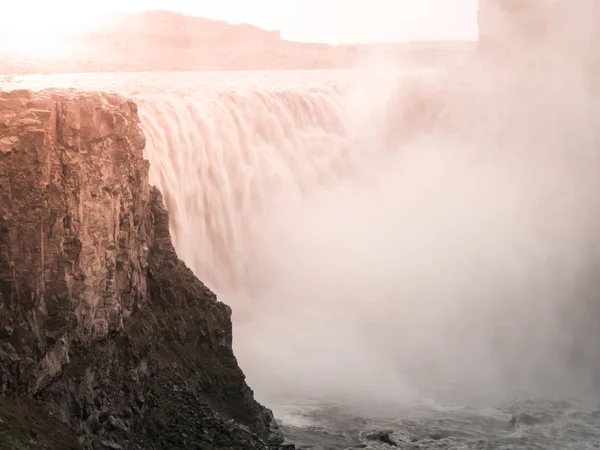 Cachoeira Detifoss iluminada pelo pôr do sol, norte da Islândia — Fotografia de Stock