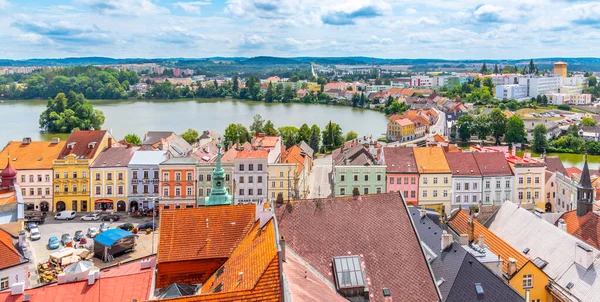 Vista aérea de Jindrichuv Hradec desde la torre de la iglesia, República Checa — Foto de Stock