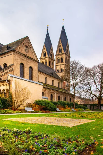ドイツのコブレンツにある聖カスター大聖堂 — ストック写真