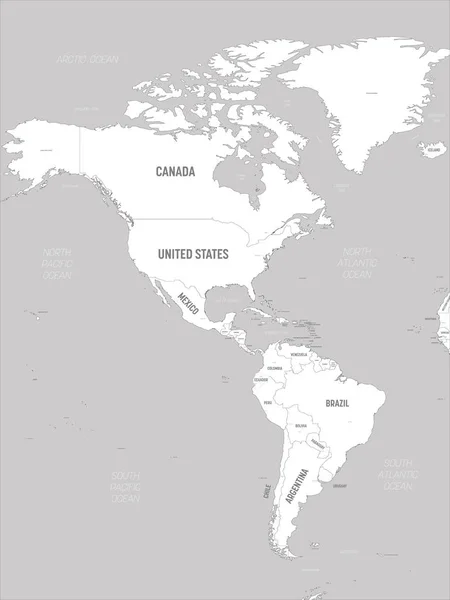Mapa de las Américas: tierras blancas y aguas grises. Mapa político detallado de América del Norte y del Sur con nombres de países, capitales, océanos y mares etiquetados — Vector de stock