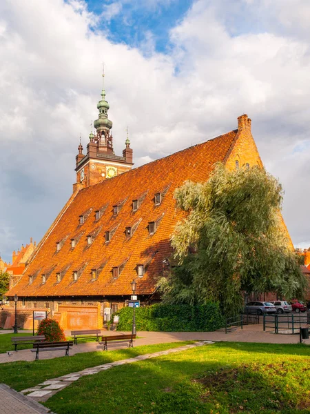 Construção de tijolos de Little Mill na Cidade Velha de Gdansk, Polônia — Fotografia de Stock