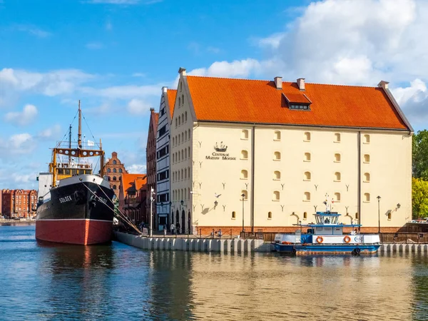 Γκντανσκ, Πολωνία - 25 Αυγούστου 2014: πλοίο Ss Soldek - πολωνικό πλοίο μεταφοράς άνθρακα και μεταλλευμάτων. Στον ποταμό Motlawa στο Εθνικό Ναυτικό Μουσείο στο Γκντανσκ της Πολωνίας — Φωτογραφία Αρχείου