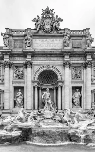 Fonte de Trevi, Italiano: Fontana di Trevi, em Roma, Itália. — Fotografia de Stock