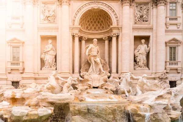 Fontanna di Trevi, Włochy: Fontana di Trevi, Rzym, Włochy. — Zdjęcie stockowe