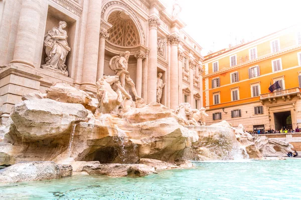 Trevin suihkulähde, italialainen: Fontana di Trevi, Rooma, Italia. — kuvapankkivalokuva