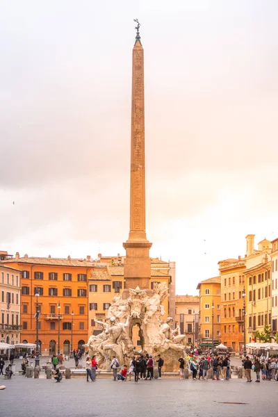 意大利罗马- 2019年5月5日：四河源头，意大利语：Fontana dei Quattro Fiumi, Piazza Navona square, Rome, Italy — 图库照片