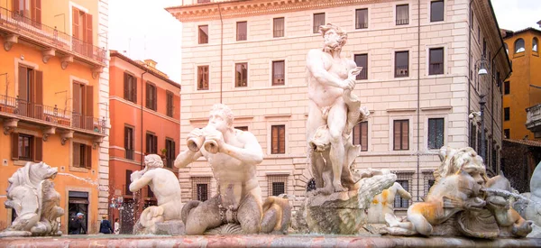 Fontana del Moro, eller Moor Fountain, på Piazza Navona, Rom, Italien — Stockfoto