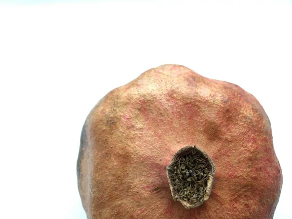 Makro Kieliszek Dojrzałych Owoców Duży Granat Białym Tle — Zdjęcie stockowe