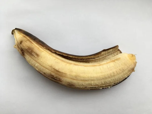Geschälte Textur Gelbe Banane Auf Weißem Hintergrund Vegetarismus Minimalismus — Stockfoto
