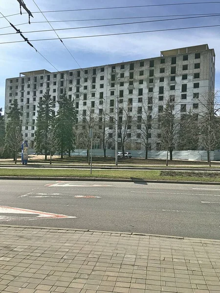 Unvollendetes Hochhaus Hotel Straßen Von Donezk Grauer Unvollendeter Wolkenkratzer — Stockfoto