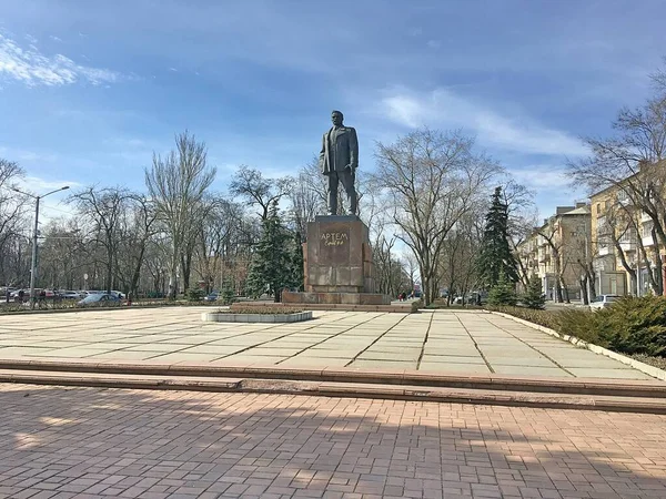 Egy Nagy Emlékmű Forradalmárnak Peace Avenue Városi Környezet — Stock Fotó