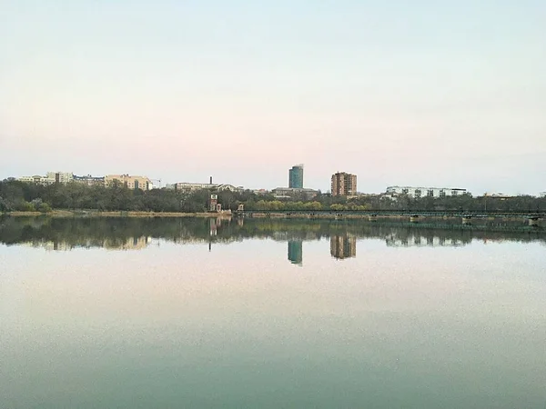 Пейзаж Большого Города Городской Пруд Городская Среда Озеленение — стоковое фото