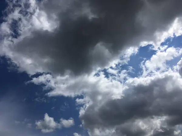 Blauer Himmel Bedeckt Von Wolken Abstraktion Minimalismus — Stockfoto