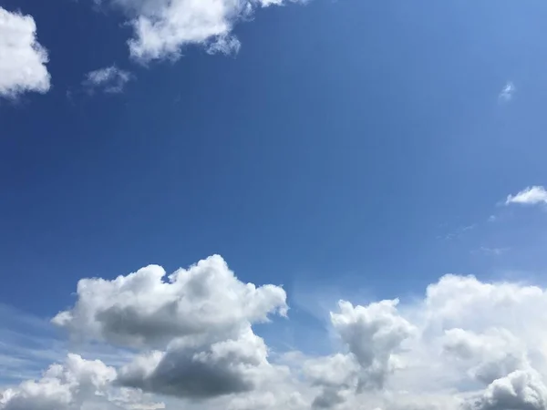 Блакитне Небо Хмарах Абстракція Мінімалізм — стокове фото