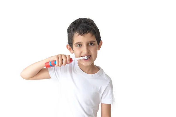 Jongen Poetsen Tanden Geïsoleerd Witte Achtergrond Een Tiener Kind Met — Stockfoto