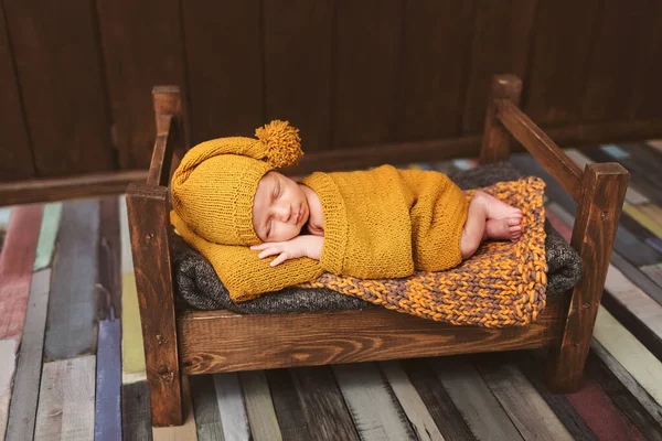 Cute Newborn Baby Hat Brown Bed Yellow Pillow Sleeping Baby — Stock Photo, Image