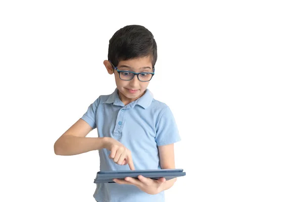 Retrato Niño Gafas Con Tableta Aprendizaje Remoto Educación Distancia Covid — Foto de Stock