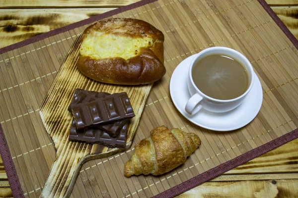 Kaffee Mit Schokolade Und Brötchen Draufsicht Selektiver Fokus — Stockfoto