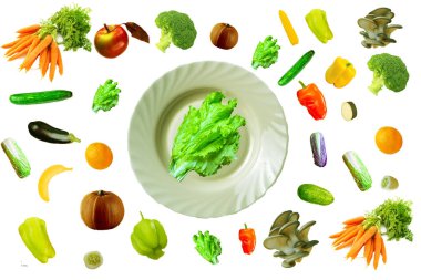 Beyaz arkaplanda izole edilmiş taze sebzeler, kopya alanı ve üst görünümü olan uzun format