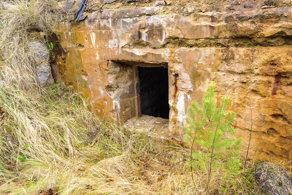 Catacumbas Abandonadas Enfoque Selectivo Con Poca Profundidad Campo Filtro Caliente —  Fotos de Stock