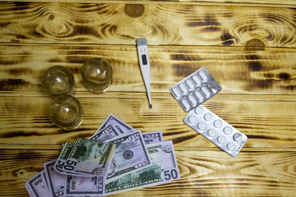Domuzcuk Gibi Para Ilaç Bankası Pahalı Tedavi Kavramı Ücretli Ilaç — Stok fotoğraf