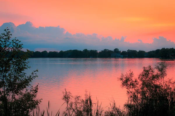 Noite em um lago — Fotografia de Stock