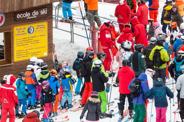 Chamonix Frankrijk Maart 2018 Skischool Met Talrijke Kinderen Volwassenen Chamonix — Stockfoto