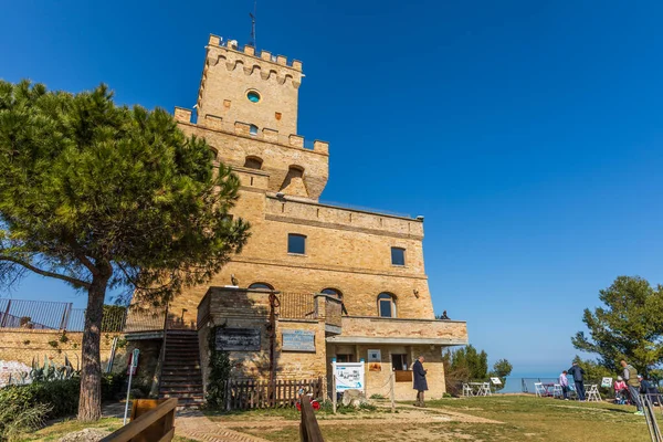 Teramo Itálie Března 2019 Starověká Věž Cerrana Itálii Věž Cerrano — Stock fotografie