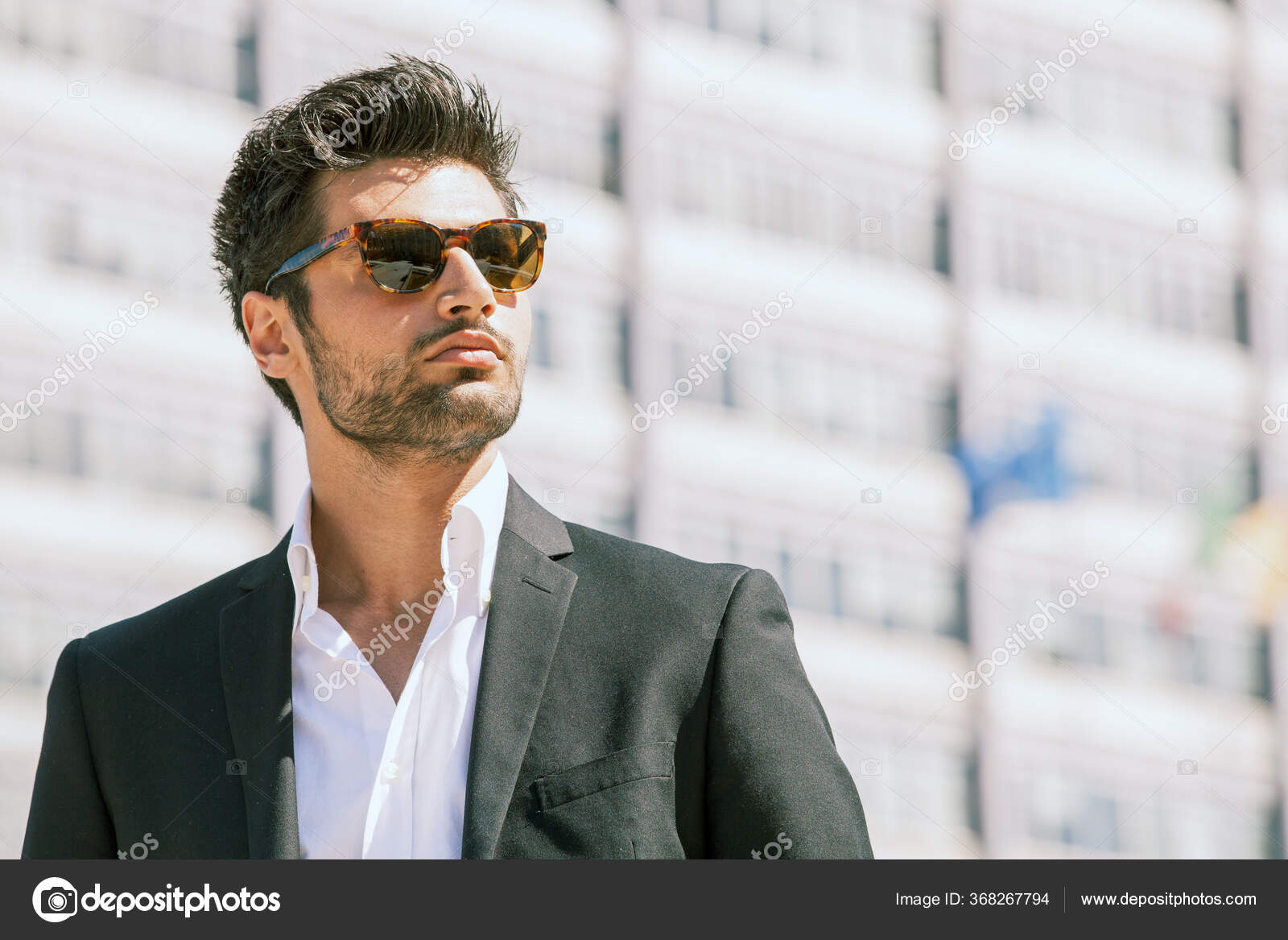 Sexy Gorgeous Stylish Man Sunglasses City Style Beautiful Charming Man —  Stock Photo © angelocordeschi #368267794