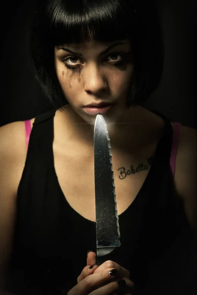 Mladá Ubrečená Žena Sebevražda Nožem Šílená Holka Mladá Dívka Problémy — Stock fotografie