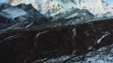 Nuptse Dağı ve Lhotse Güney Surat. Hava Görünümü