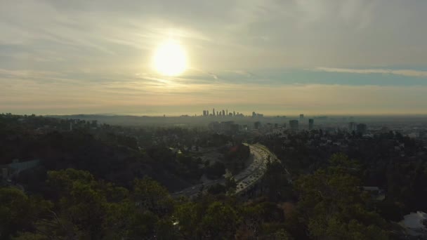 Skyline de Los Ángeles al amanecer. California, Estados Unidos. Vista aérea — Vídeos de Stock