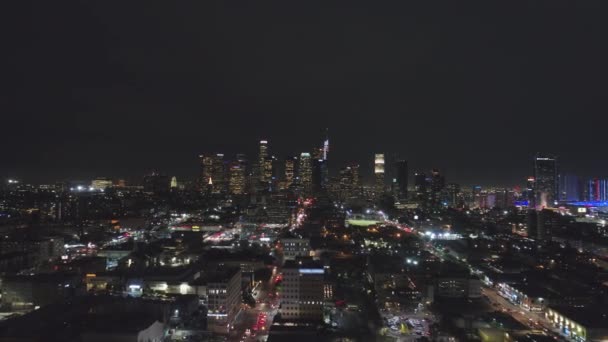 Los Ángeles por la noche. California, Estados Unidos. Vista aérea — Vídeos de Stock