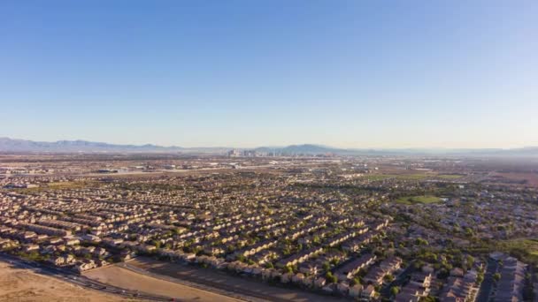 Skyline de Las Vegas en Sunny Day. Nevada, Estados Unidos. Vista aérea — Vídeos de Stock