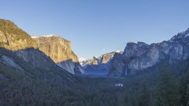 Yosemite Valley Tunnel View při západu slunce v zimě. Kalifornie, USA — Stock video