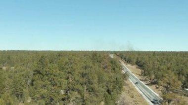 Kaibab Ulusal Ormanı, Büyük Kanyon ve Yolu. Arizona, ABD. Hava Görünümü