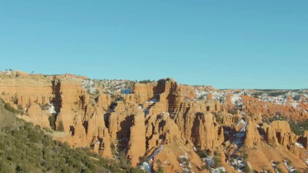 Red Canyon Hoodoos on Winter Day. Dixie National Forest. Utah, USA. Aerial View — Stock Video